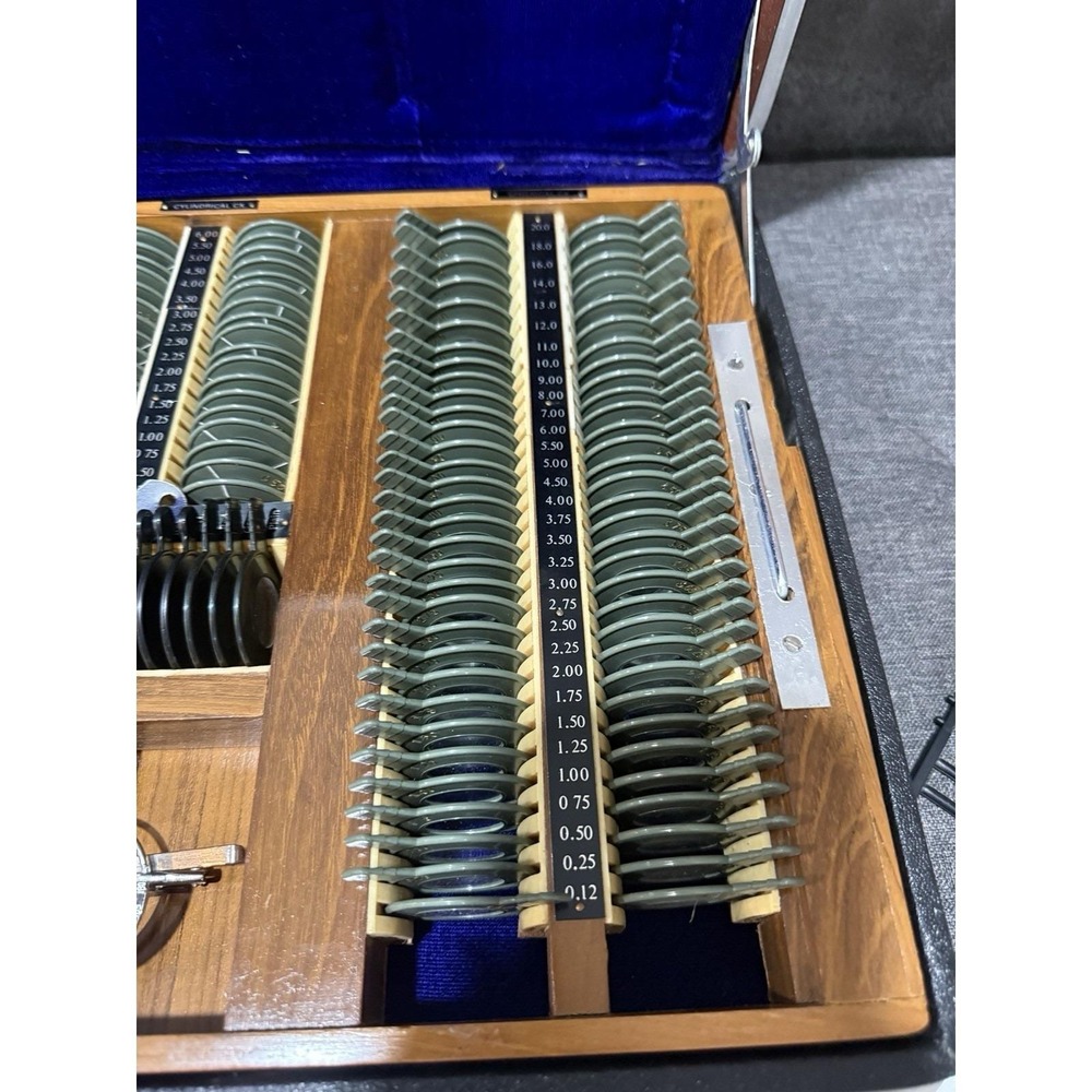Vintage Optometry Trial Lens Set with Adjustable Frame and Locking Carry Case - Picture 7 of 7